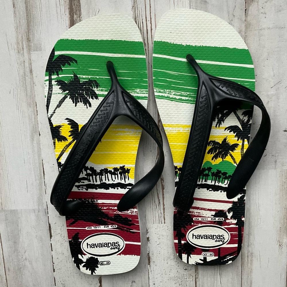 Havaianas Men's Flip-Flop Sandals, Surf and Palm Trees